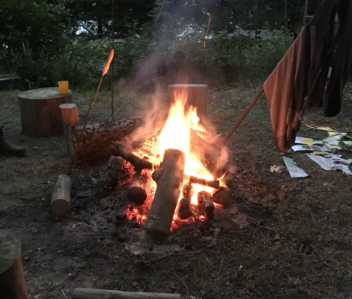 Lagerfeuer bei der Draußennacht im Heilgarten Hamburg