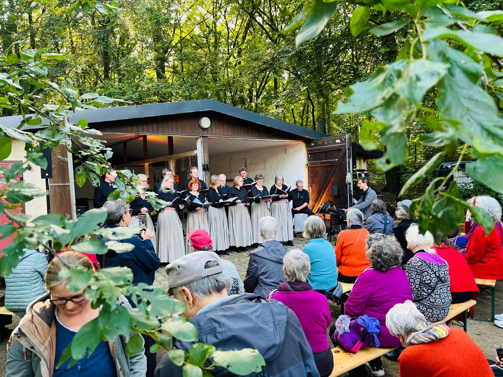 Balticoro e.V. hat das Waldfestival mit heilende Stadt e.V. organisiert